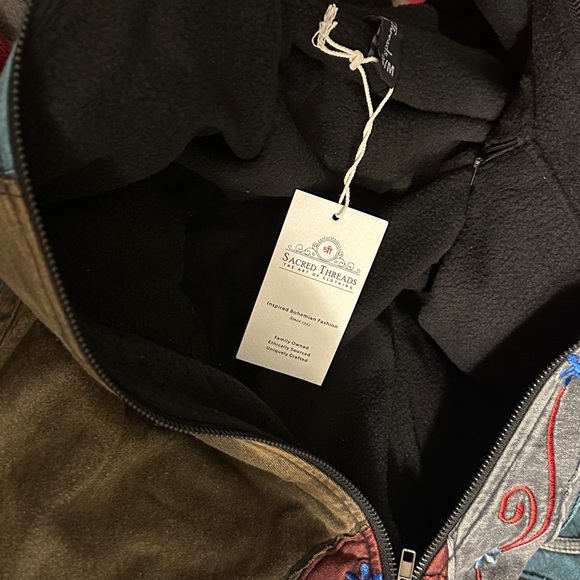 S/M. NWT. Colorful Embroidered Women's Jacket. BL/GR. - Picture 5 of 5